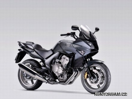 Honda Honda CBF 600 k půjčení za autopůjčovny