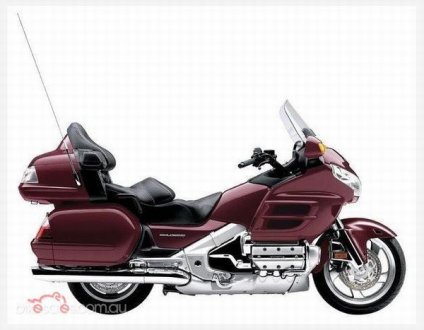 Honda Honda GL 1800 Gold Wing k půjčení za autopůjčovny