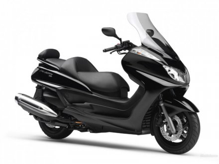 Yamaha Yamaha Majesty 400 k půjčení za autopůjčovny